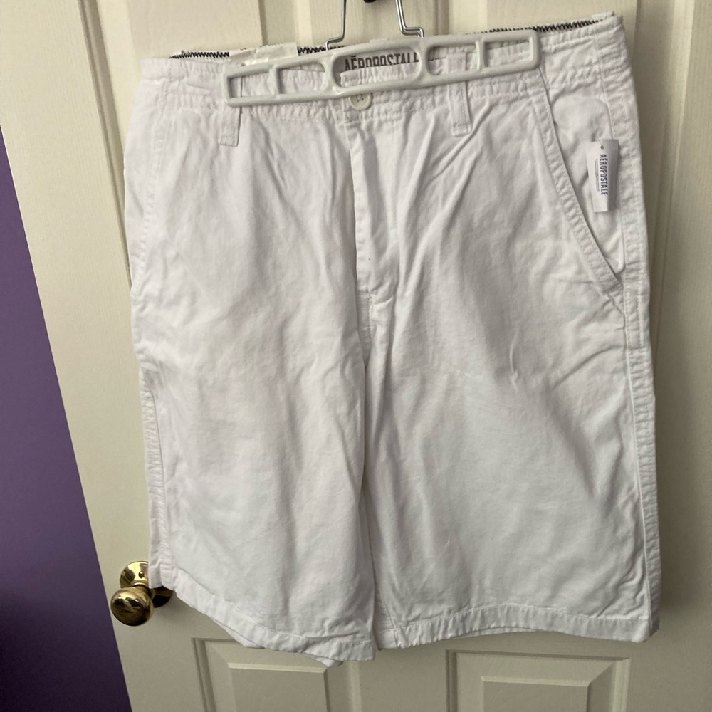 Aeropostale Crisp White flat front Shorts